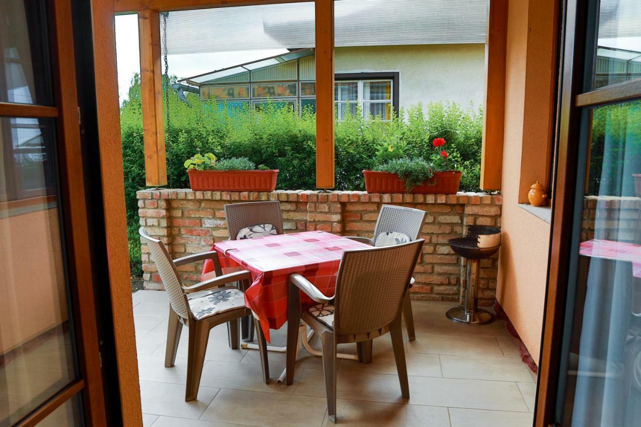 Balaton Apartman Balatonmariafurdo Luaran gambar